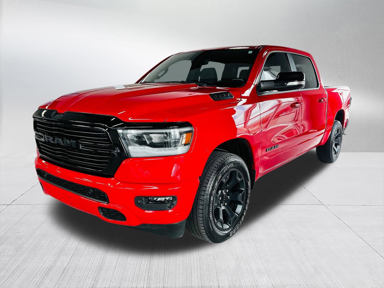 2021 RAM 1500 Big Horn/Lone Star 4x4 Crew Cab 5'7's photo
