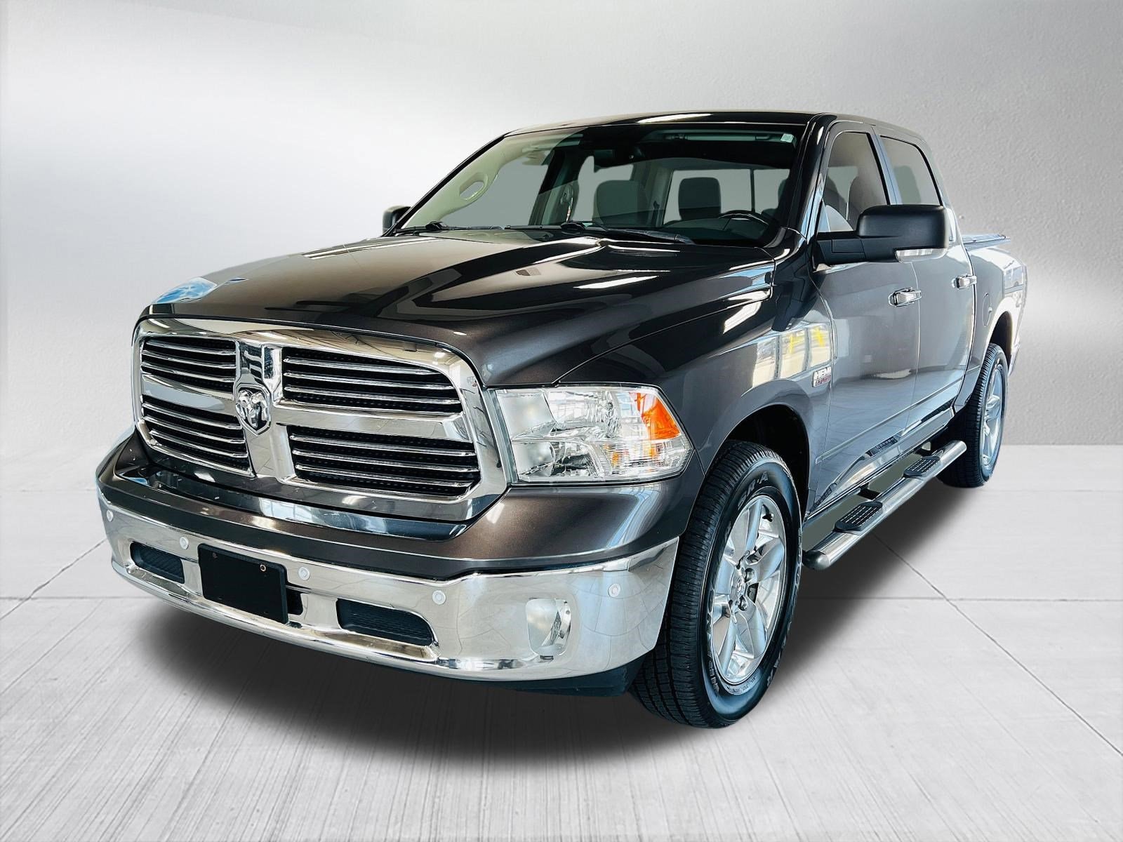 2018 RAM 1500 Big Horn 4x4 Crew Cab 5'7's photo