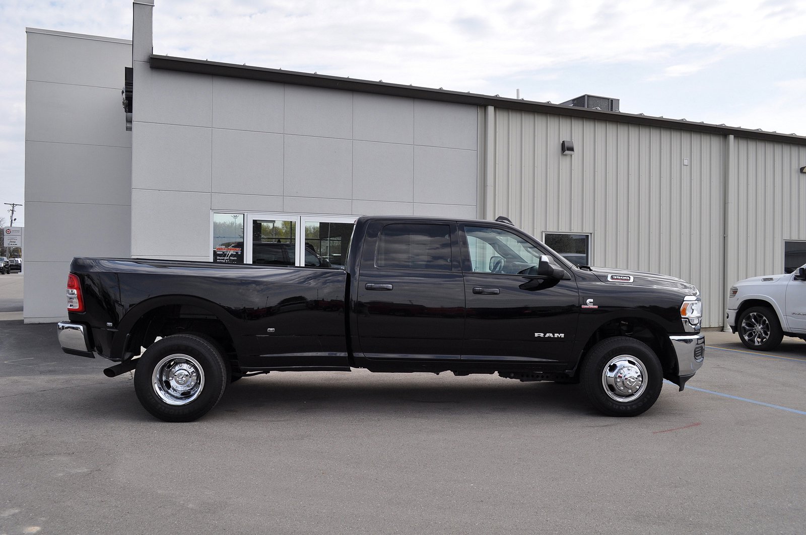 Used 2021 RAM Ram 3500 Pickup Tradesman with VIN 3C63RRGL8MG646189 for sale in Hillsdale, MI