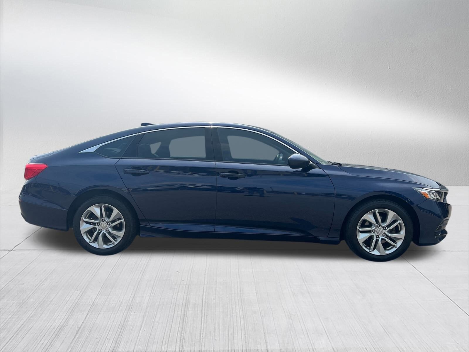 2018 Honda Accord LX photo 2