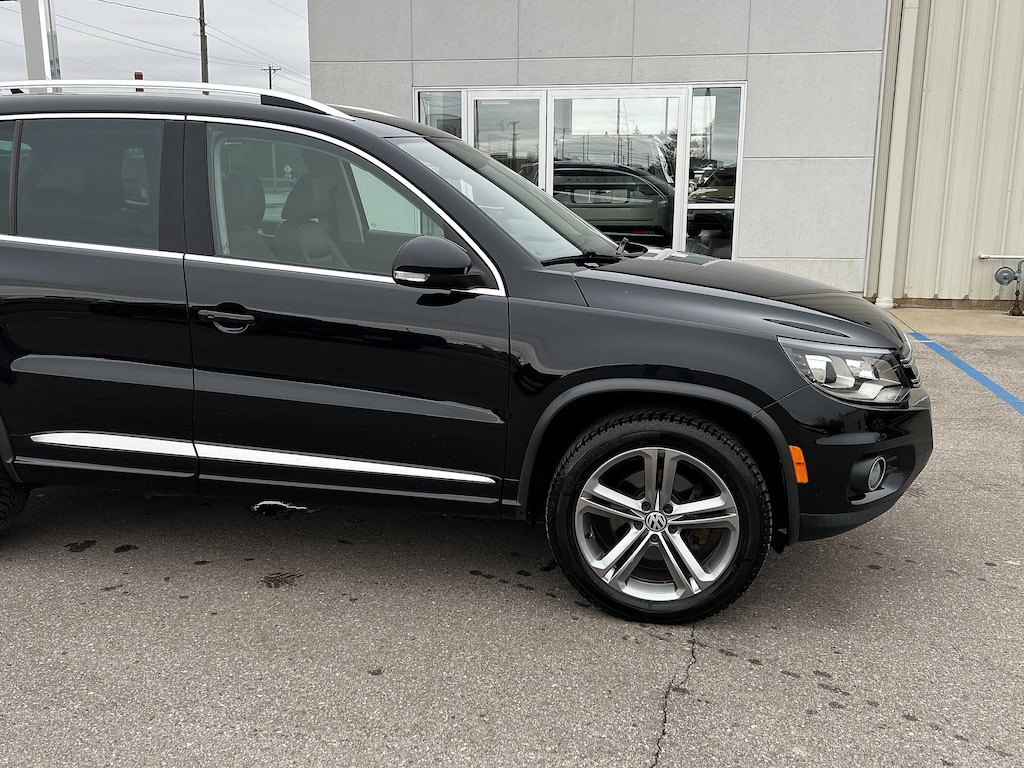 Used 2017 Volkswagen Tiguan Sport 4MOTION Sport Utility