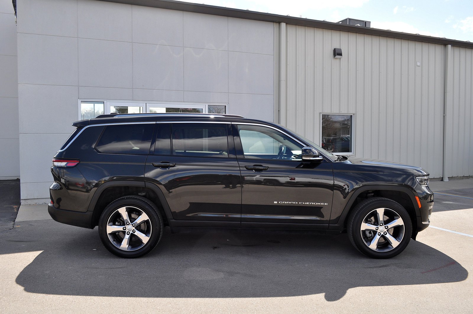 Used 2022 Jeep Grand Cherokee L Limited with VIN 1C4RJKBG2N8504763 for sale in Hillsdale, MI