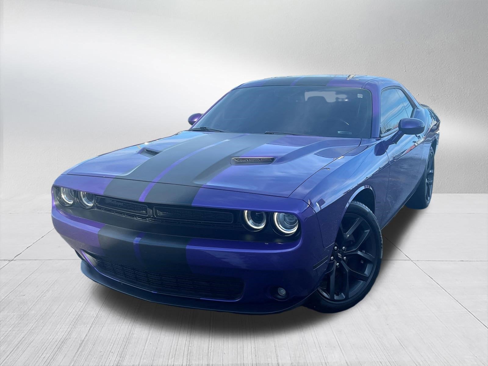 2019 Dodge Challenger SXT's photo