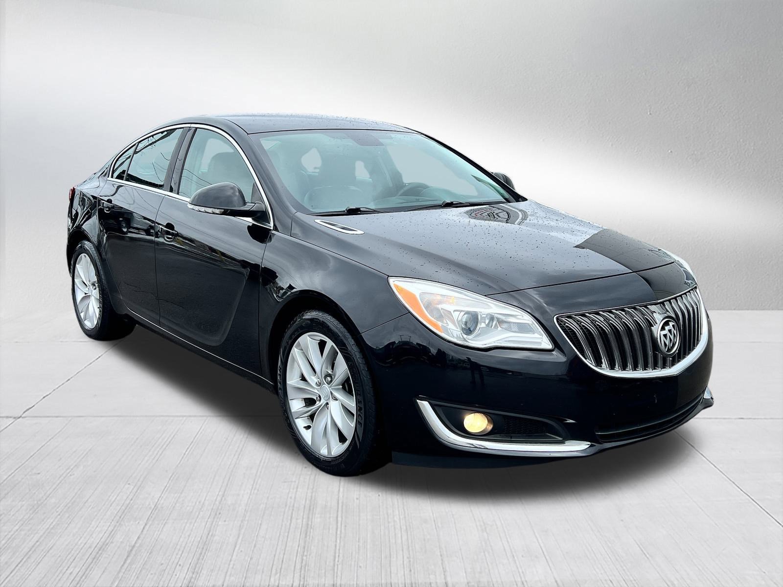 2015 Buick Regal photo 3