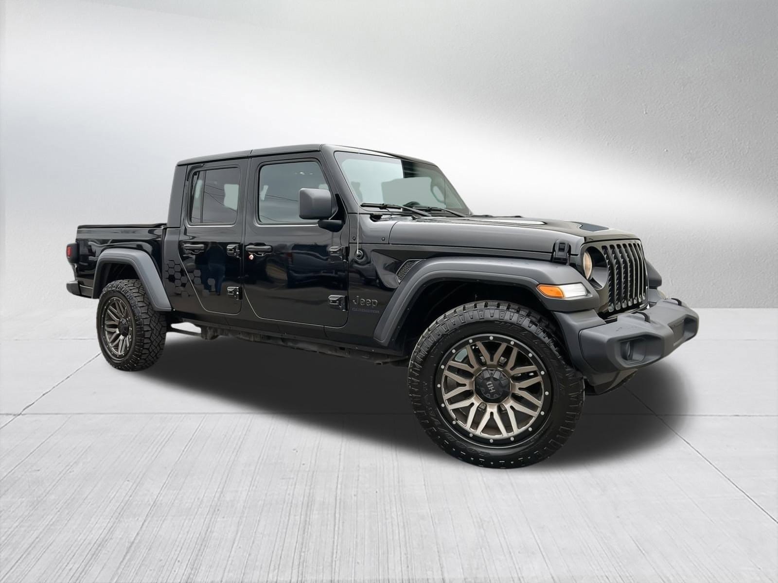 Used 2020 Jeep Gladiator Sport S with VIN 1C6HJTAG7LL152672 for sale in Hillsdale, MI
