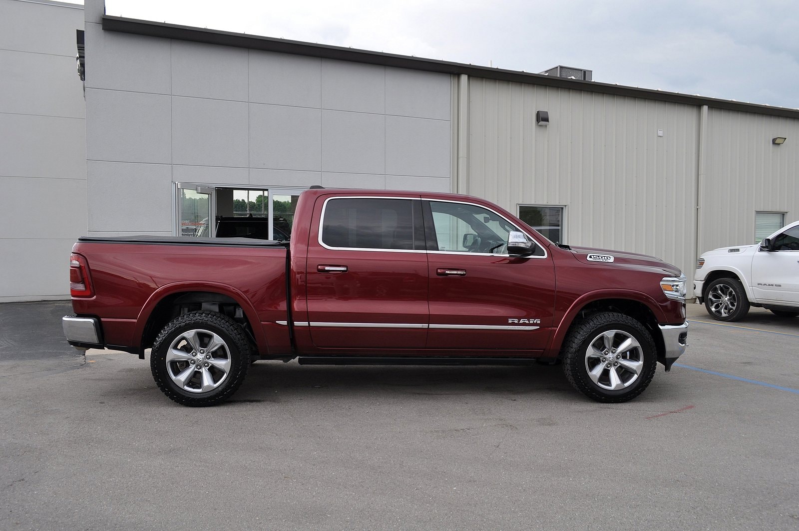 Used 2019 RAM Ram 1500 Pickup Limited with VIN 1C6SRFHT2KN516695 for sale in Hillsdale, MI