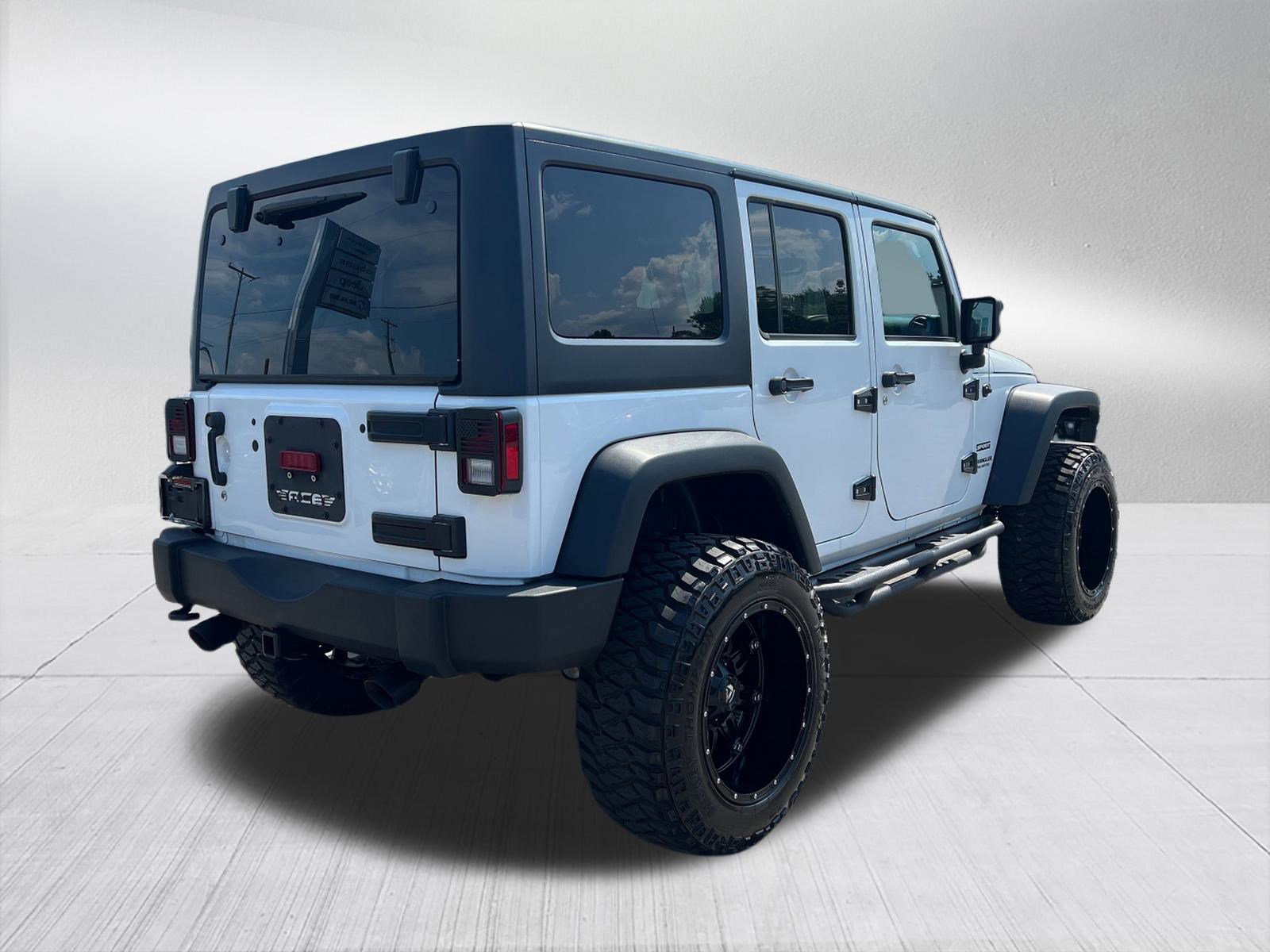 2017 Jeep Wrangler Unlimited Sport S photo 3