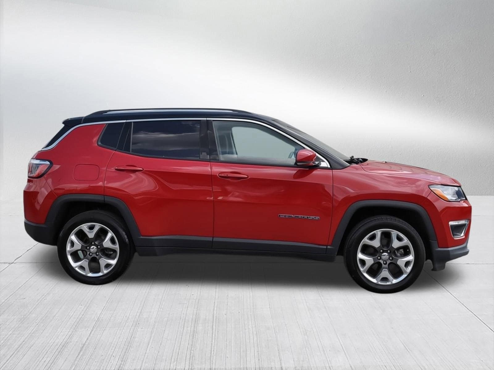 Used 2019 Jeep Compass Limited with VIN 3C4NJDCB2KT761268 for sale in Hillsdale, MI