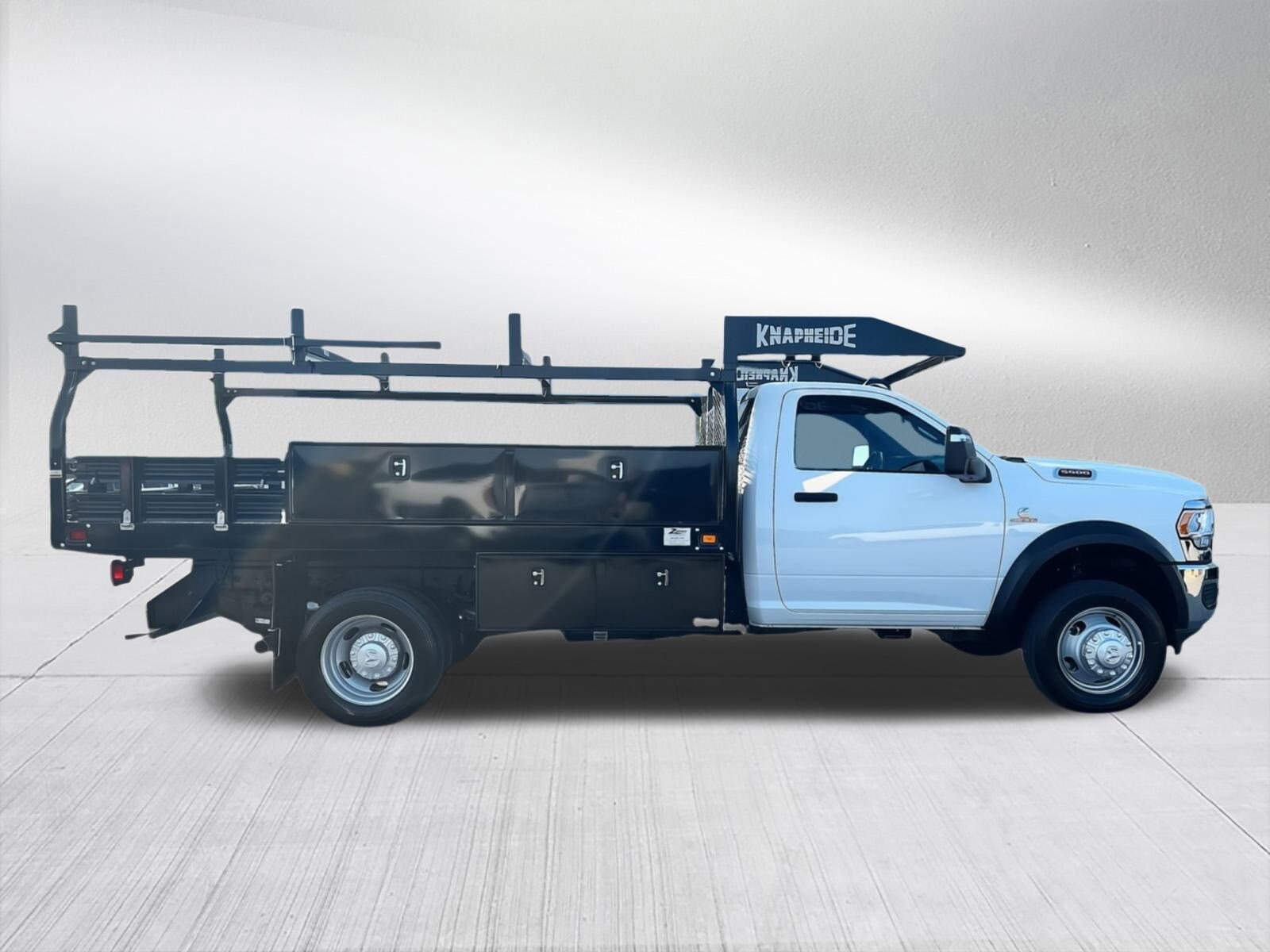 2024 Ram 5500 Tradesman photo 3