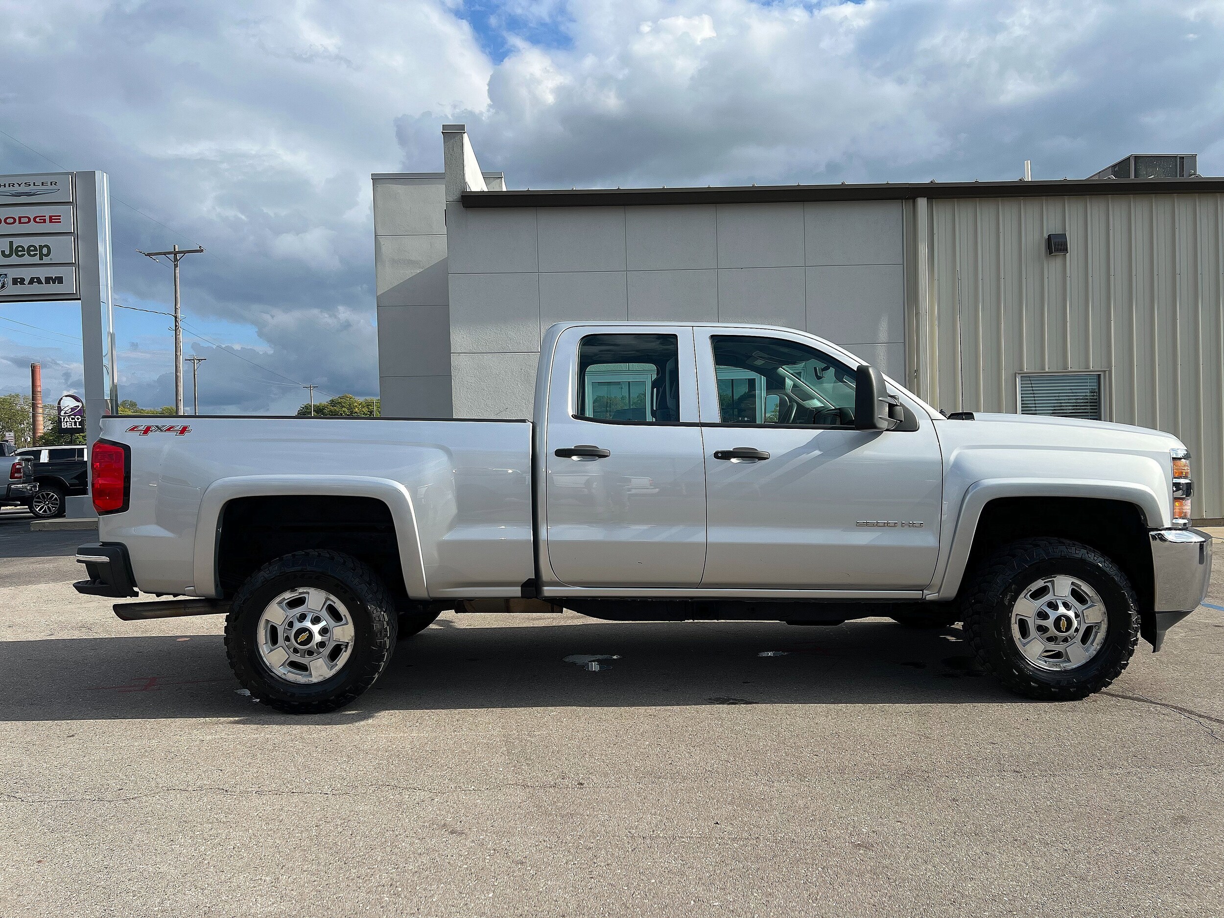 2016 Chevrolet Silverado 2500HD Work Truck photo 4