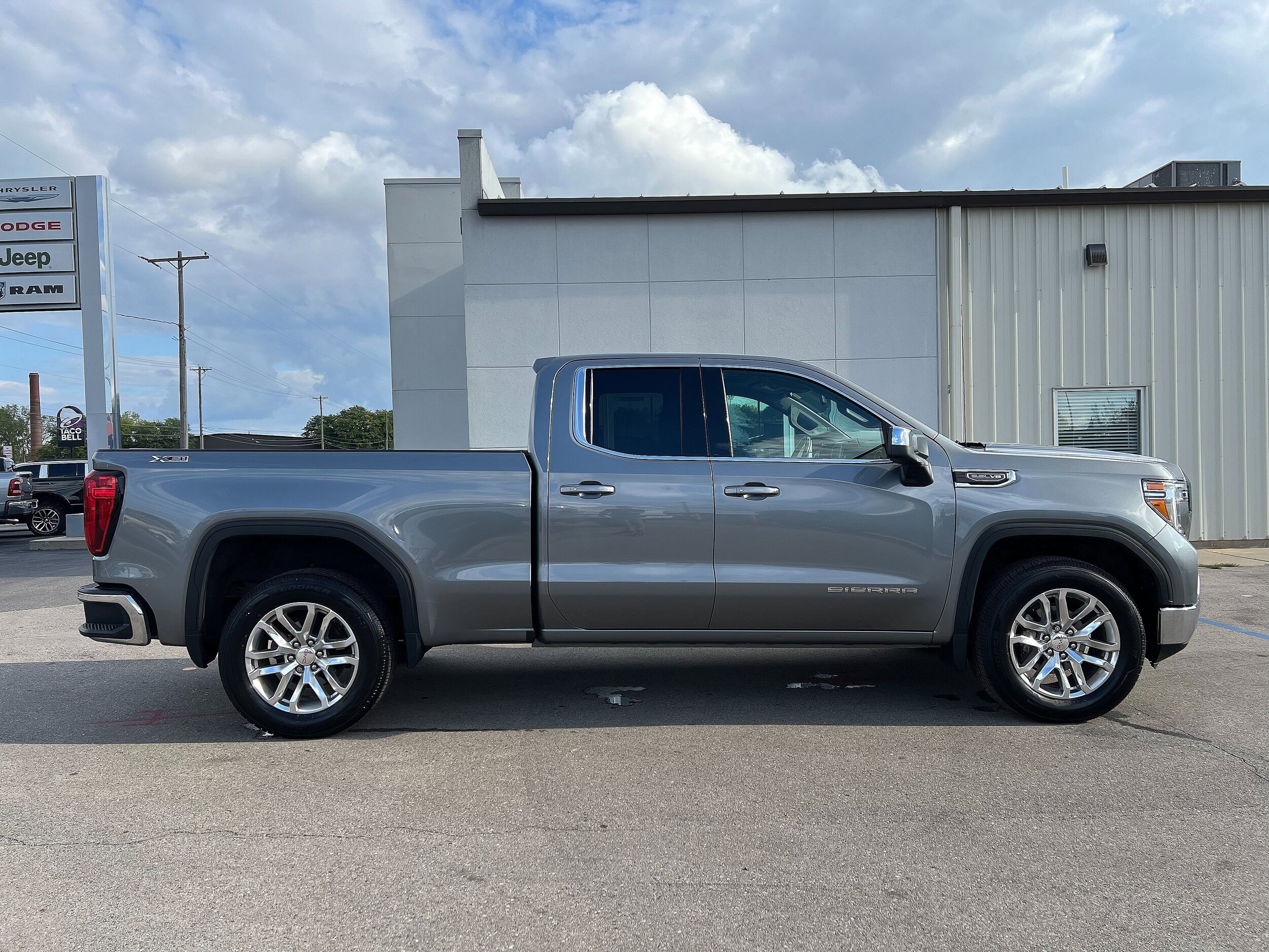 2021 Gmc Sierra 1500 SLE photo 2