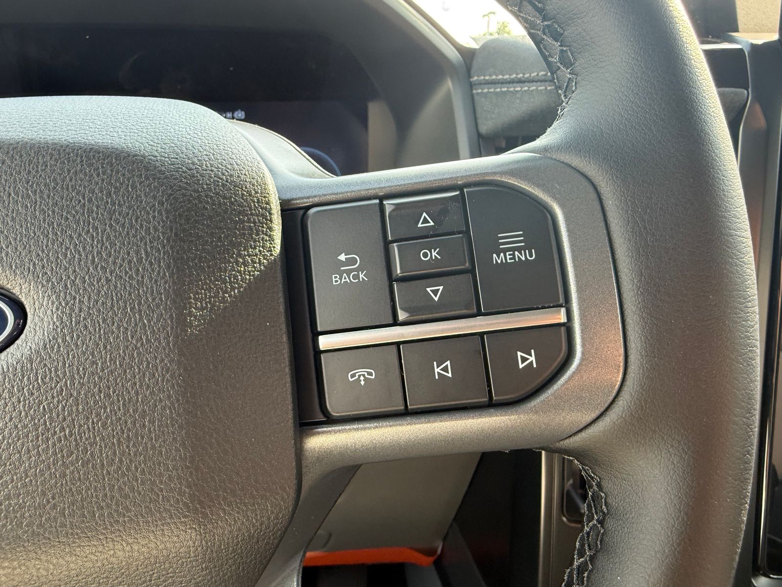 2025 Ford F-150 Lightning Flash - Photo 25