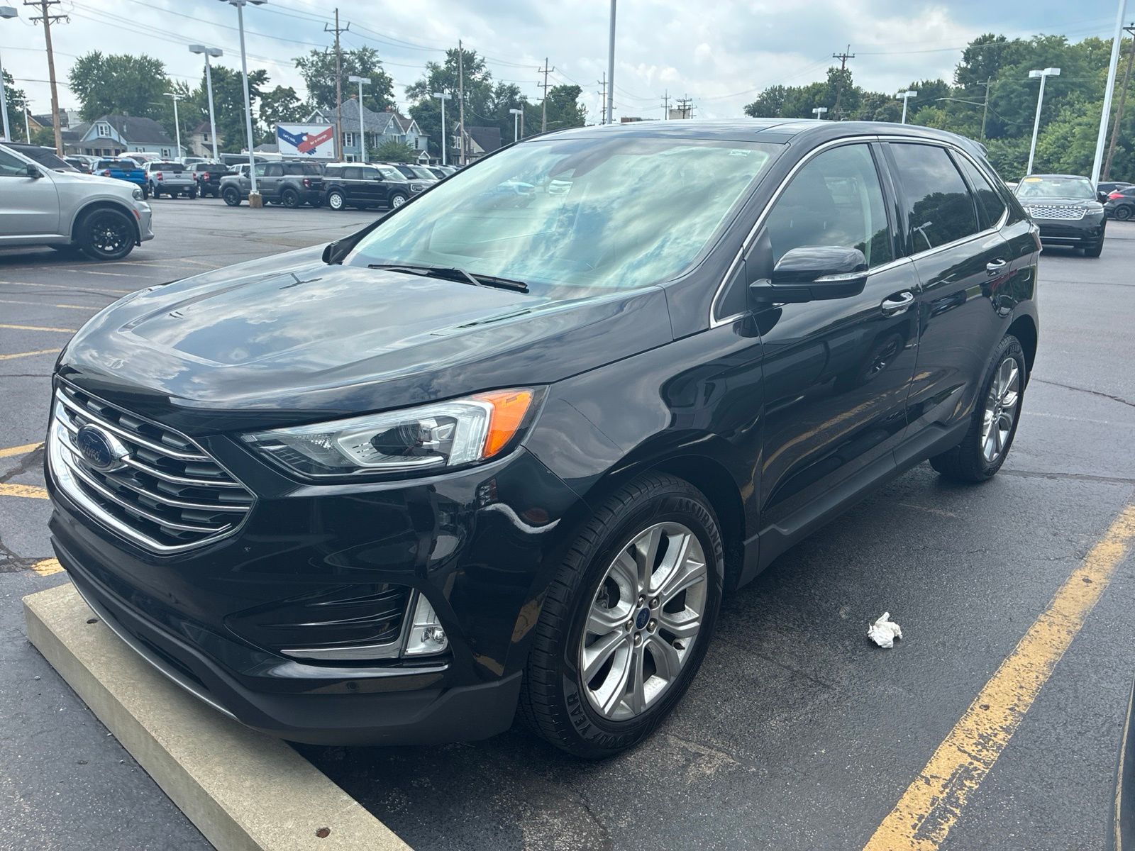 2020 Ford Edge Titanium AWD photo