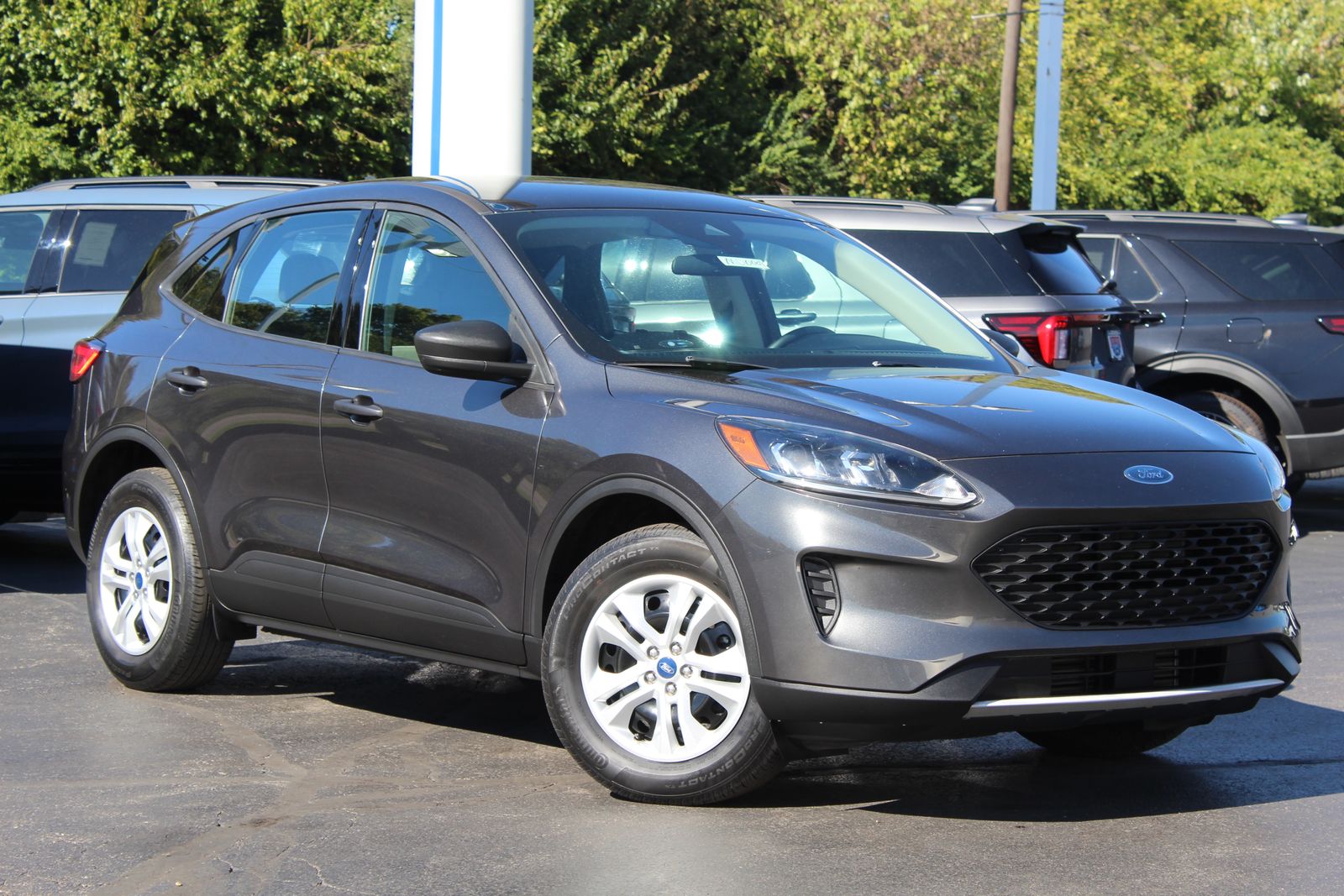 2020 Ford Escape S's photo