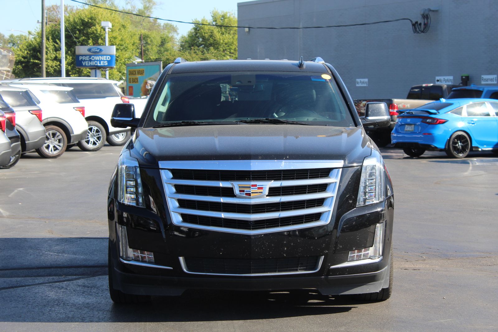 2019 Cadillac Escalade Luxury photo 2