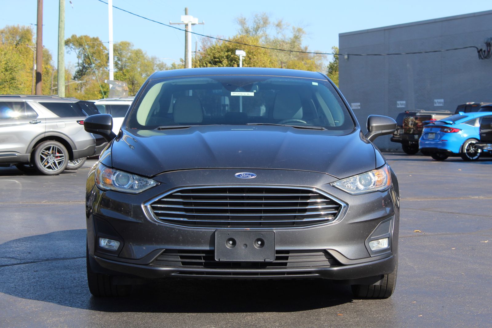 2019 Ford Fusion SE photo 2