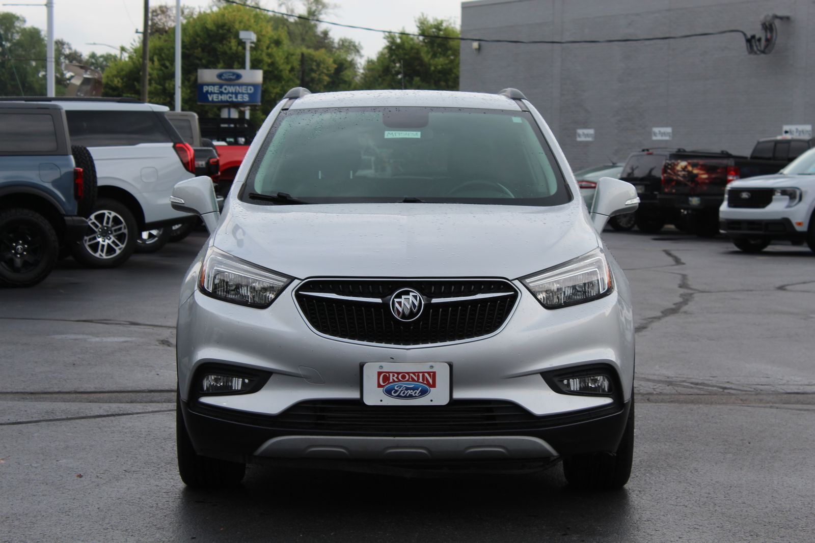2018 Buick Encore Sport Touring photo 2