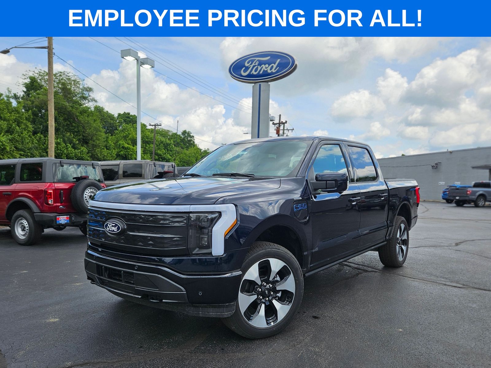 2025 Ford F-150 Lightning Platinum's photo