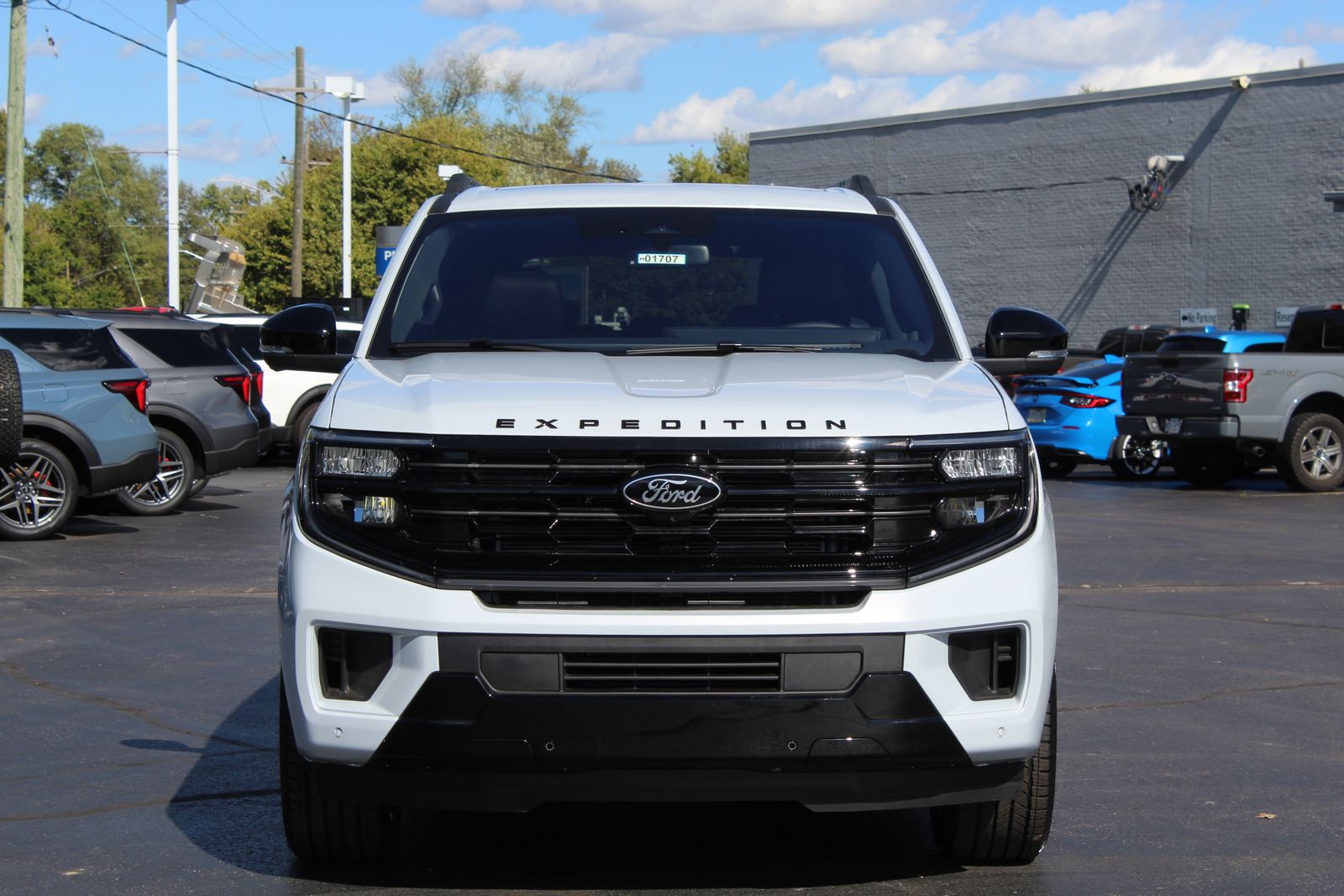 2025 Ford Expedition Platinum MAX photo 2