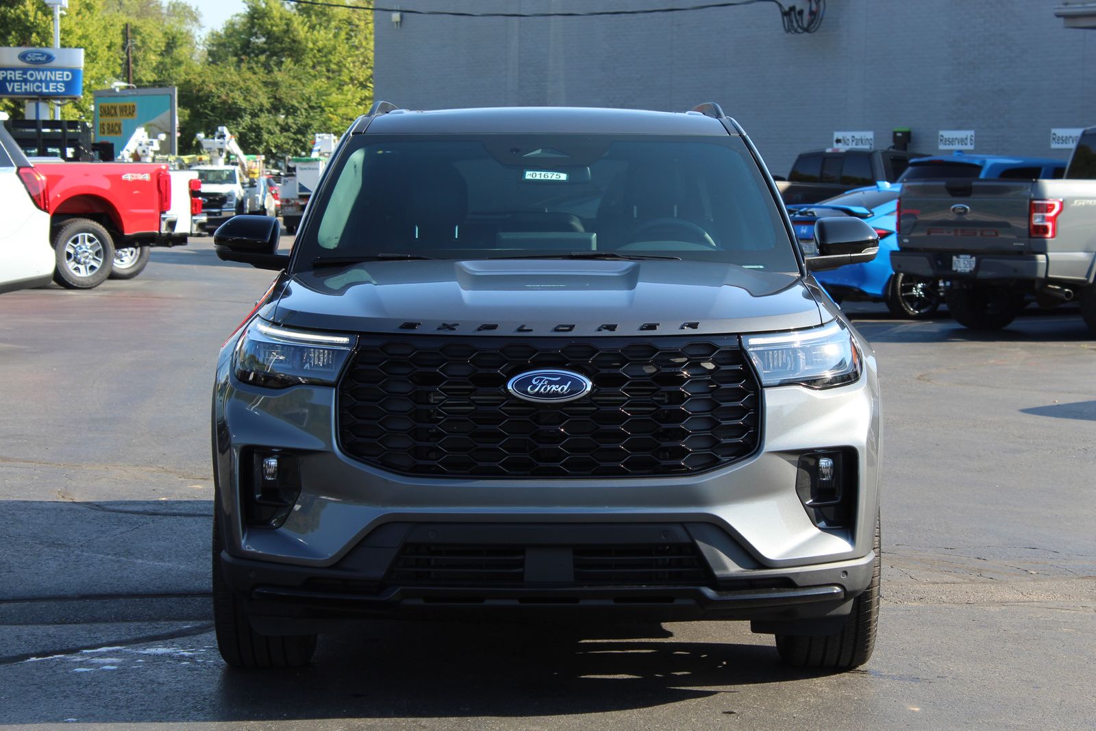 2025 Ford Explorer ST-Line photo 2