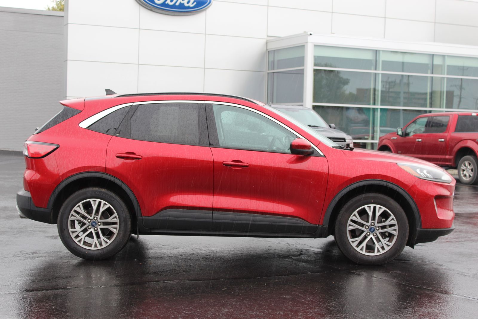 2022 Ford Escape SEL photo 4
