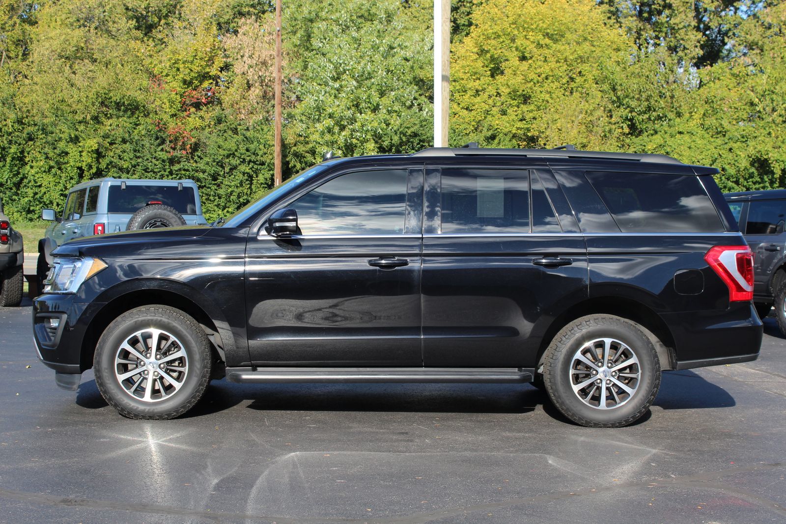 2020 Ford Expedition XLT photo 2