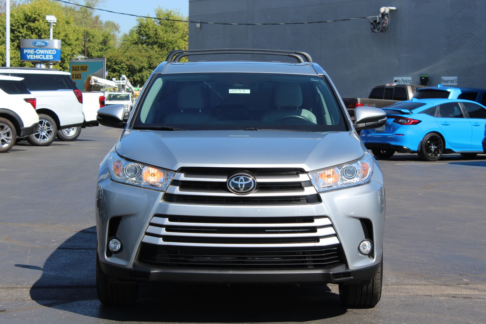 2019 Toyota Highlander SE photo 2