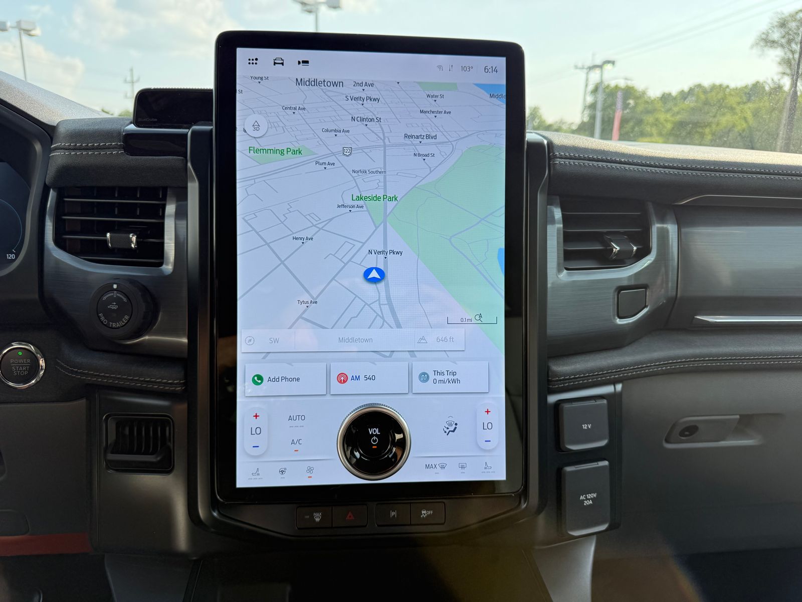 2025 Ford F-150 Lightning Flash - Photo 11