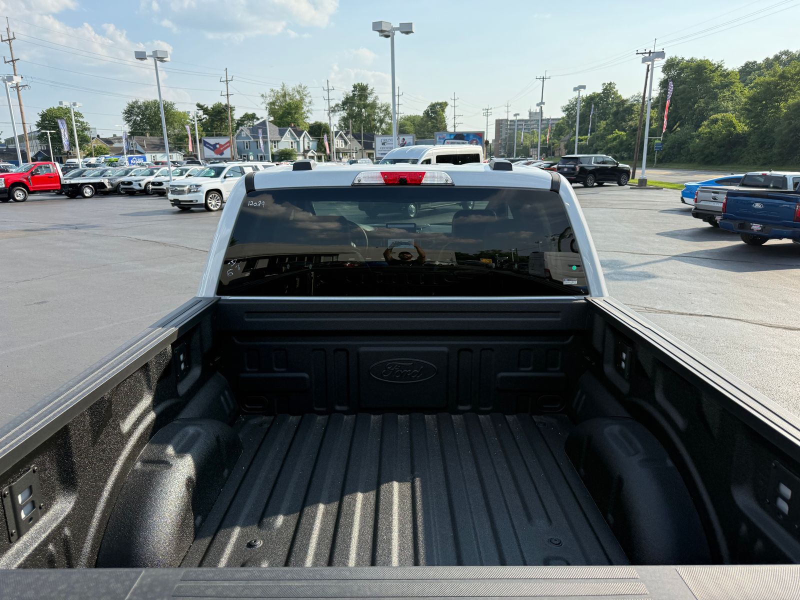 2025 Ford F-150 Lightning Flash - Photo 29