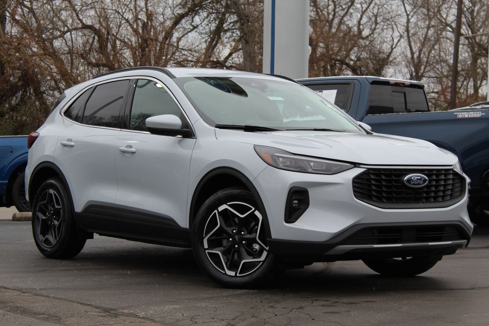 2026 Ford Escape Platinum's photo