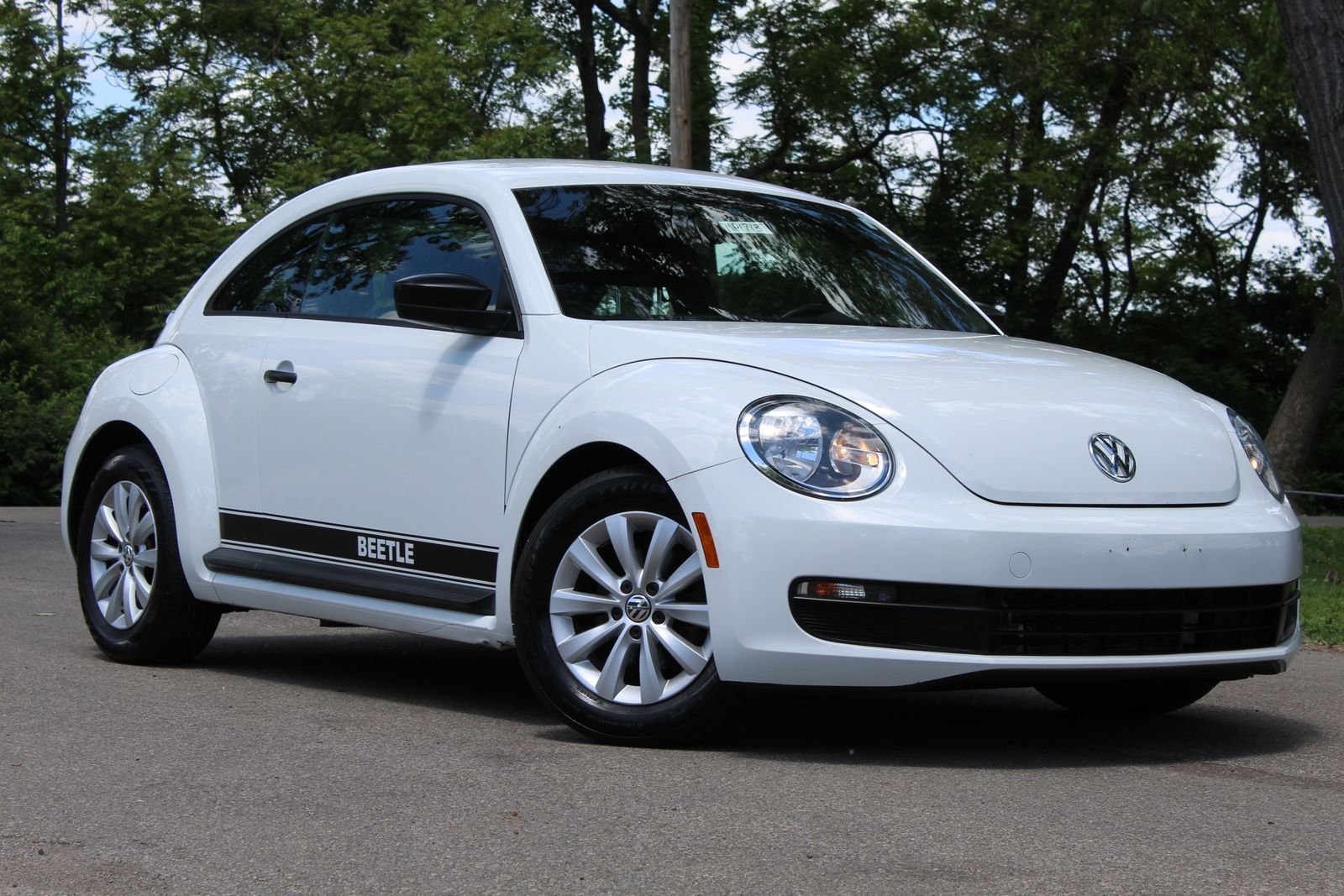 2016 Volkswagen Beetle 1.8T Classic's photo
