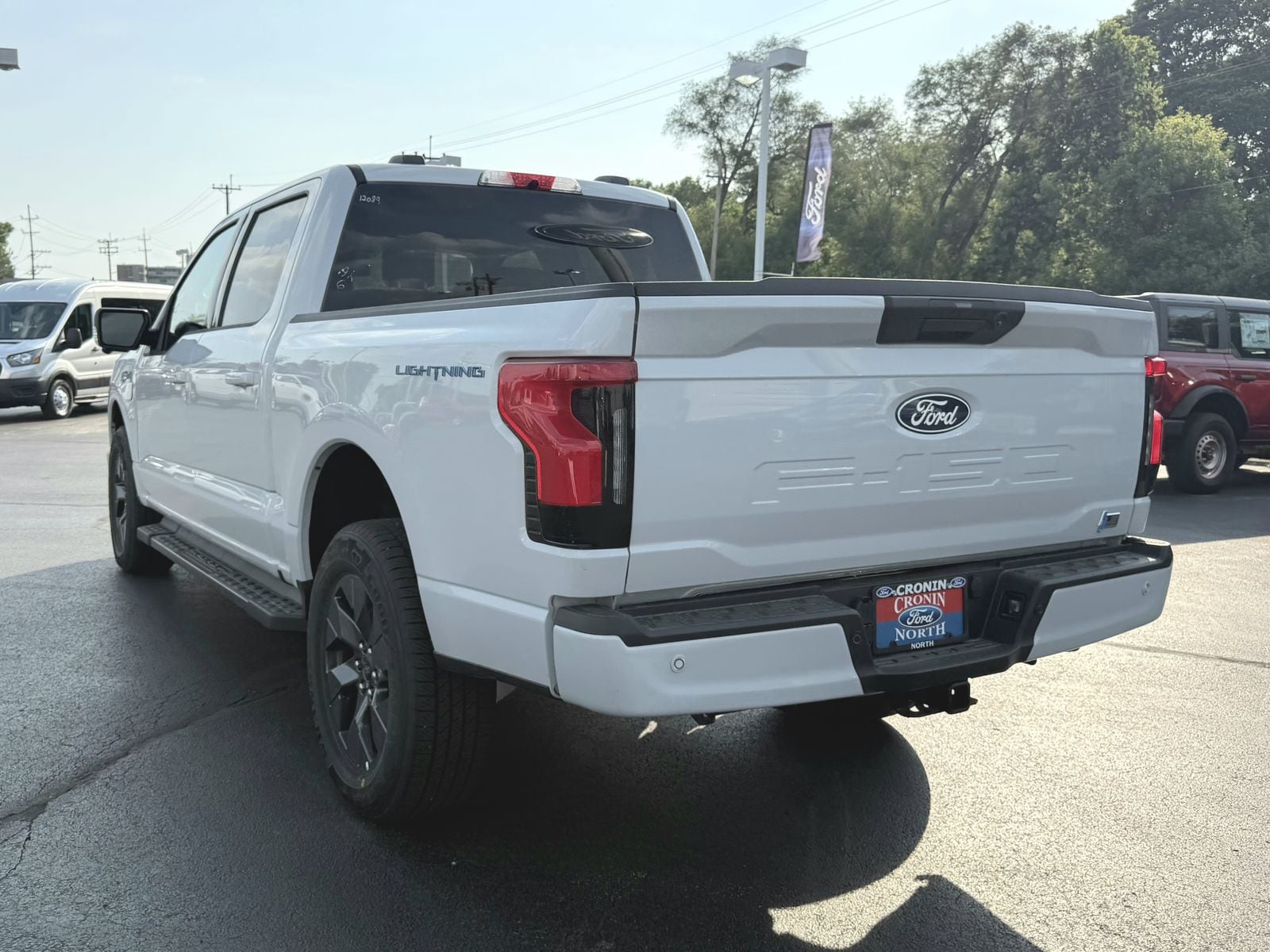 2025 Ford F-150 Lightning Flash - Photo 8