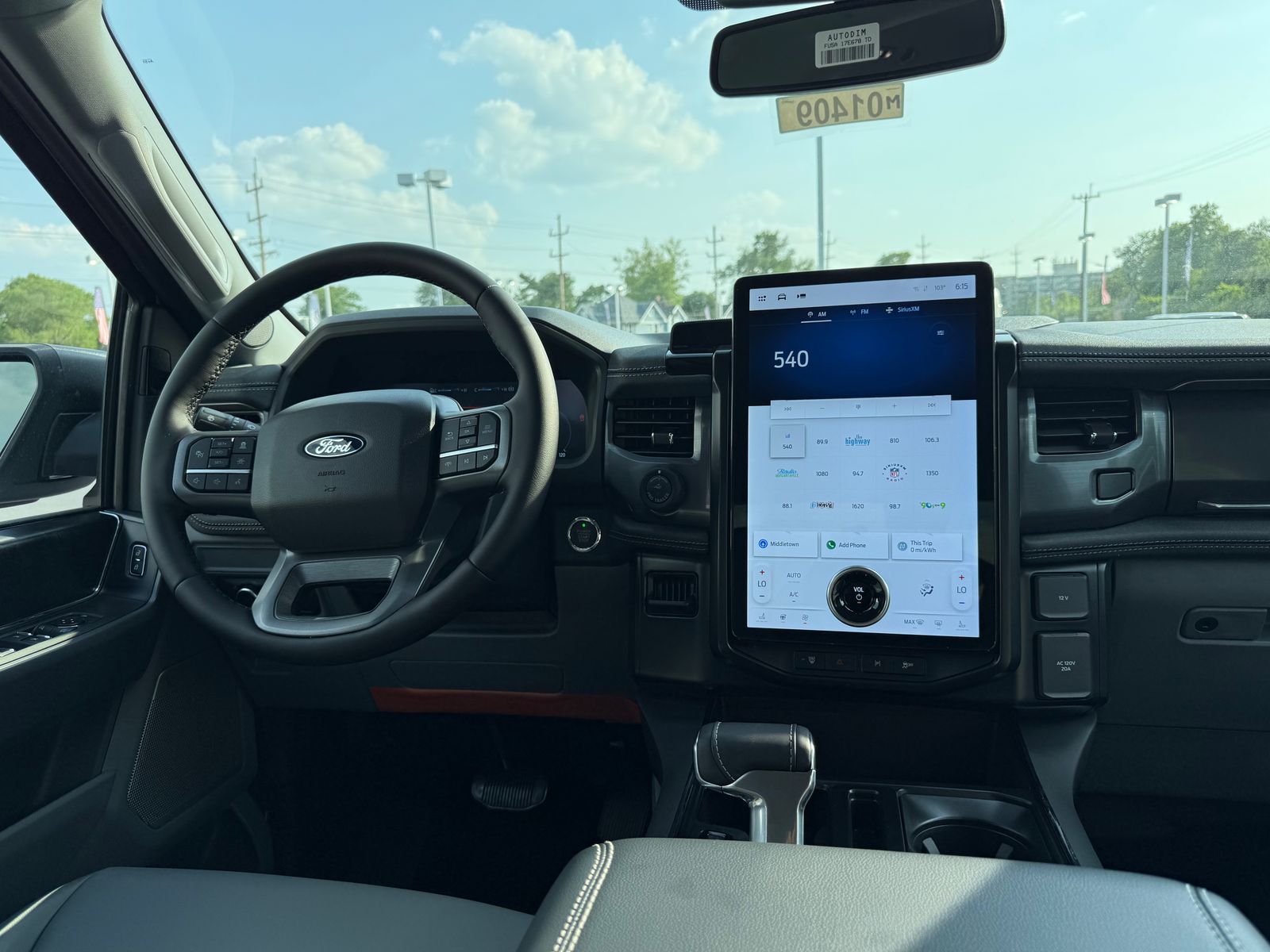 2025 Ford F-150 Lightning Flash - Photo 21