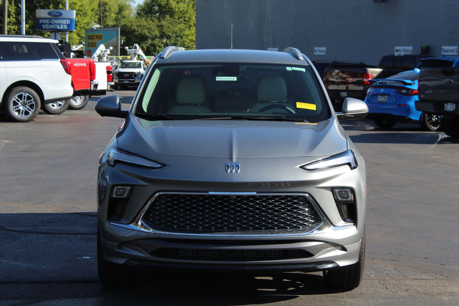 2024 Buick Encore GX Avenir photo 2