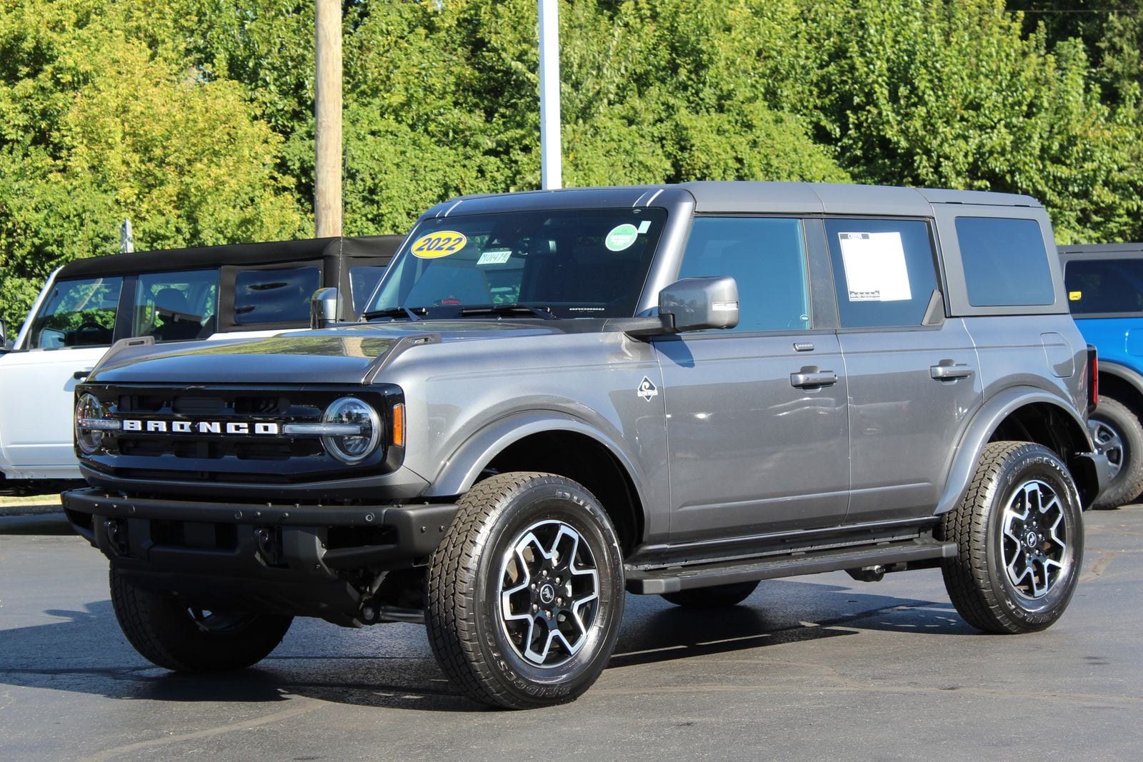 2022 Ford Bronco 4-Door Outer Banks's photo
