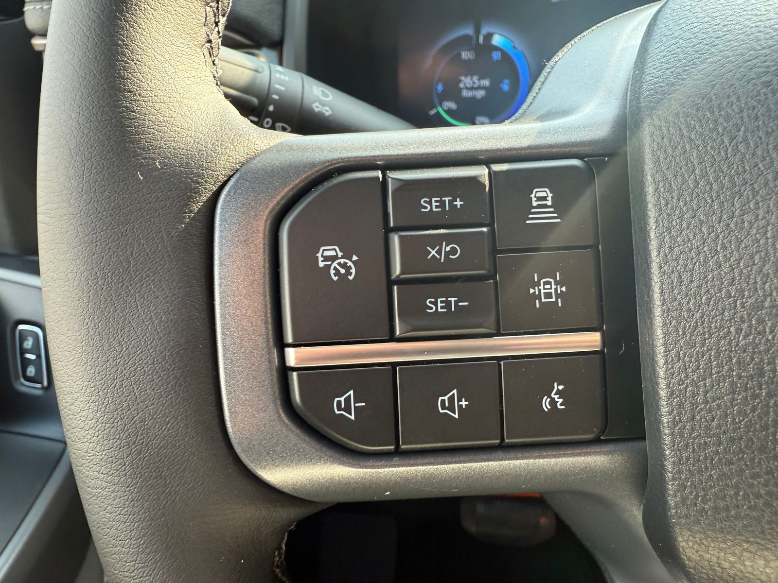 2025 Ford F-150 Lightning Flash - Photo 26