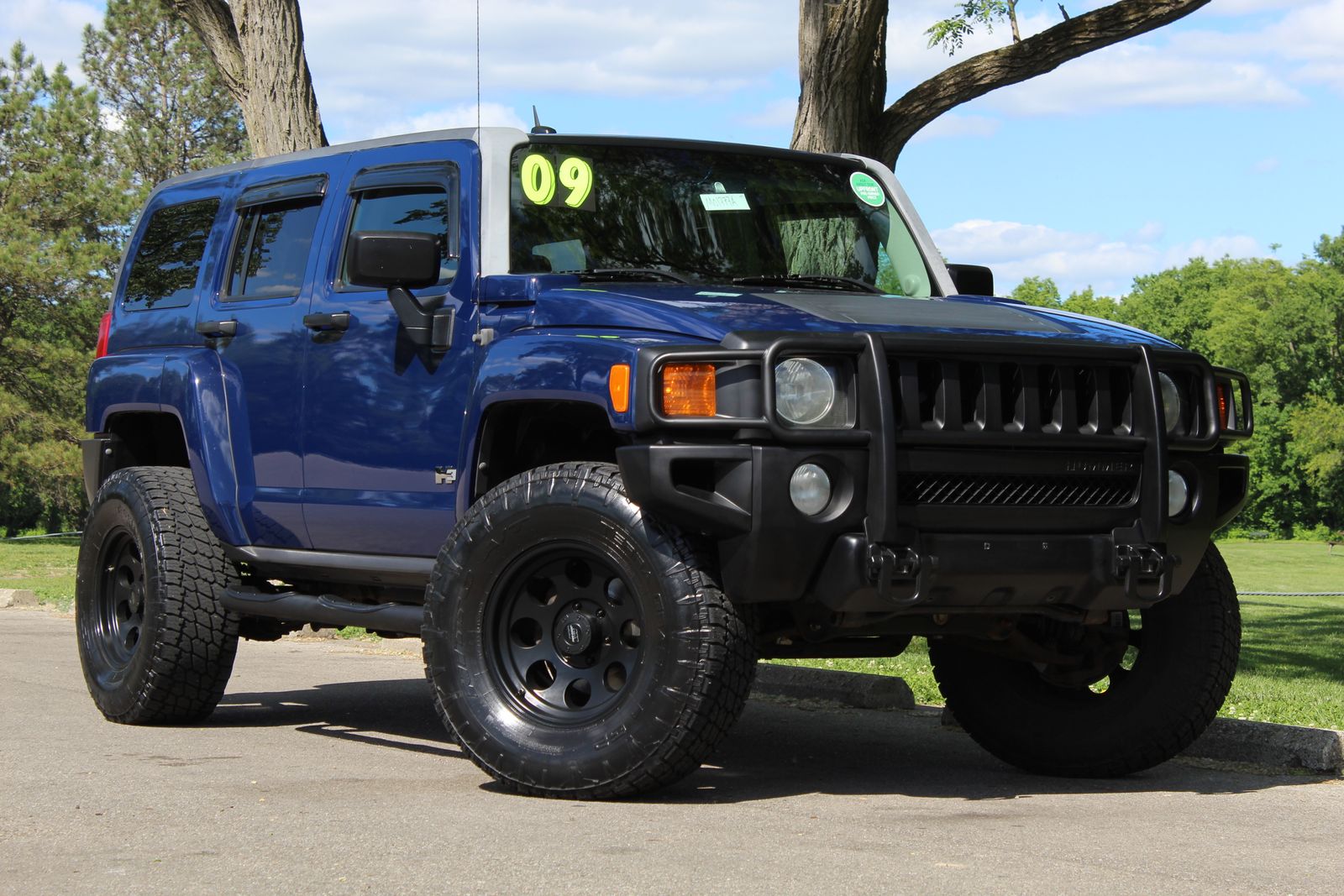 2009 Hummer H3 -'s photo