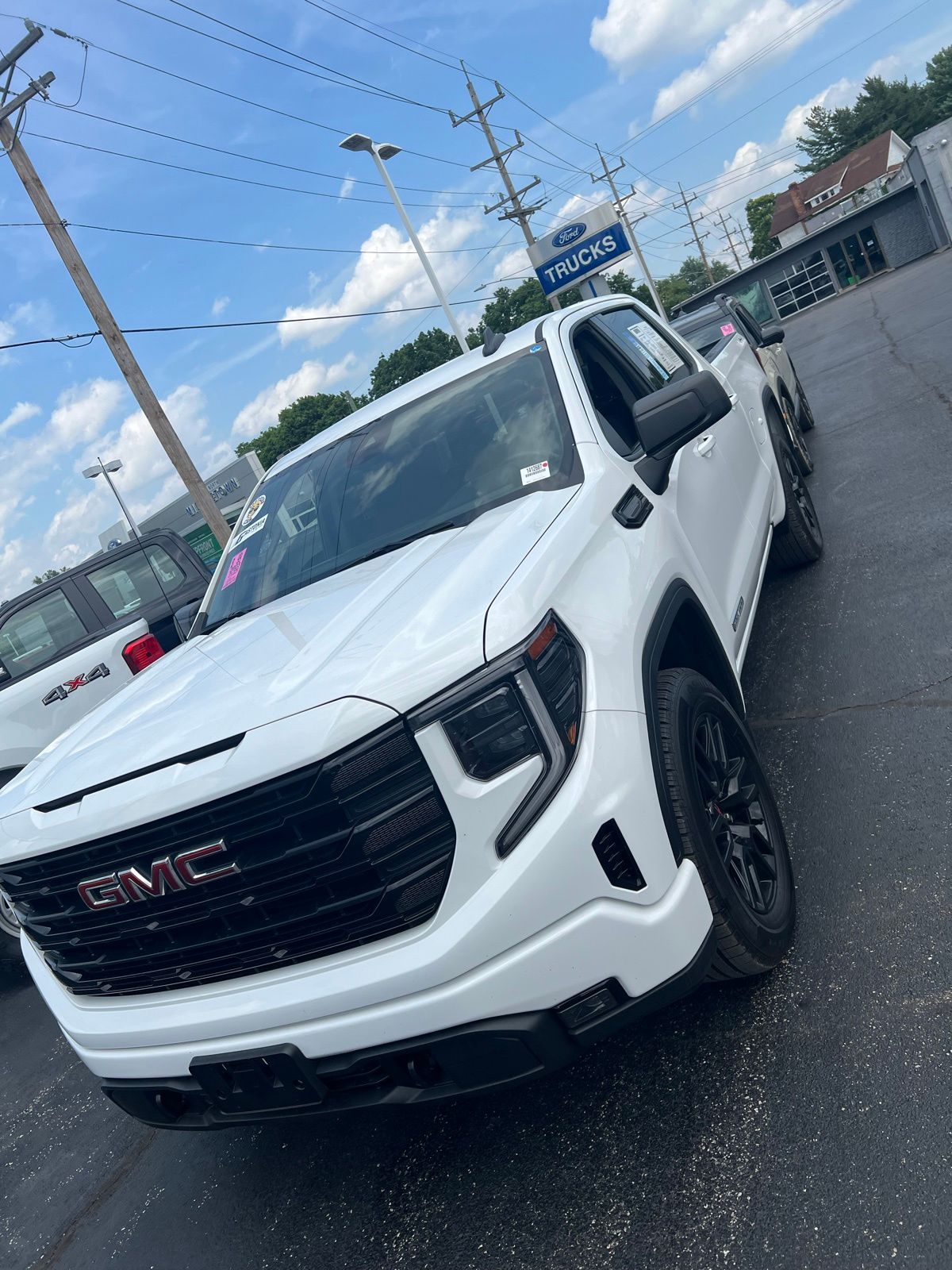 2023 GMC Sierra 4WD Crew Cab Std Box Elevation 3VL's photo