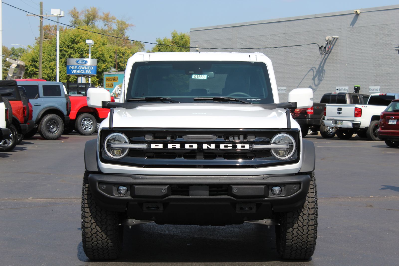 2025 Ford Bronco Outer Banks photo 2