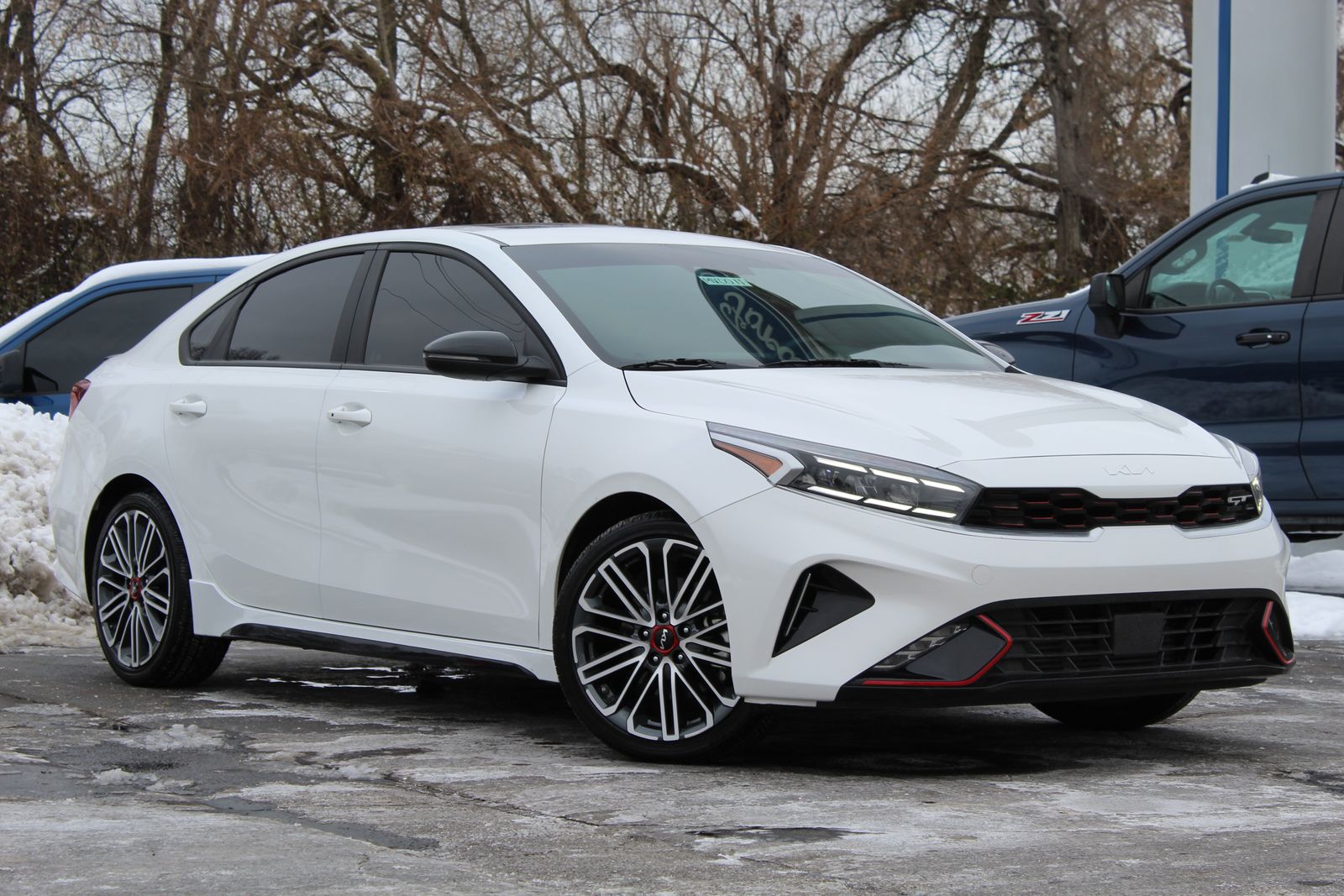 2023 Kia Forte GT's photo