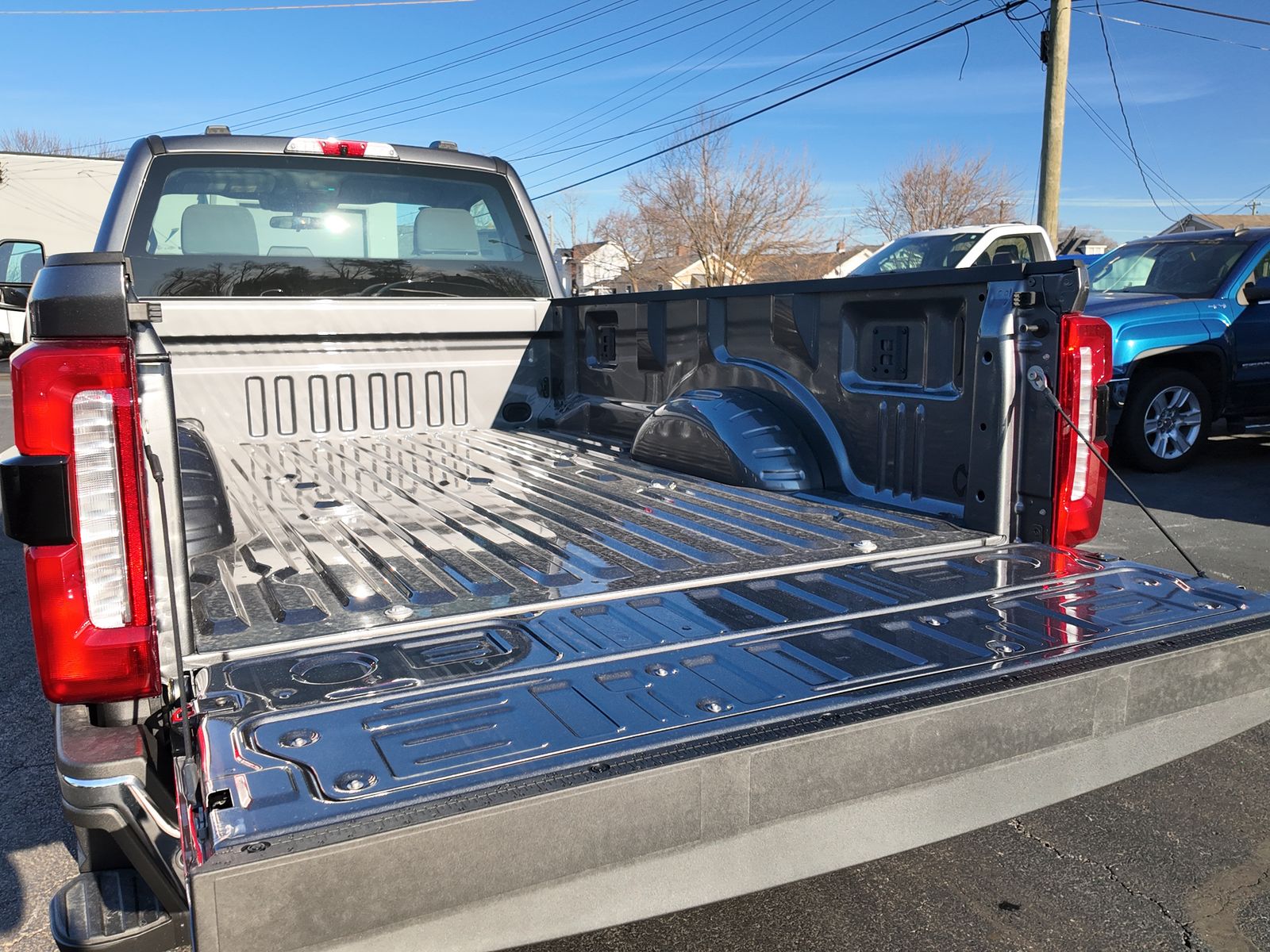 2025 Ford F-350 Super Duty XL - Photo 17