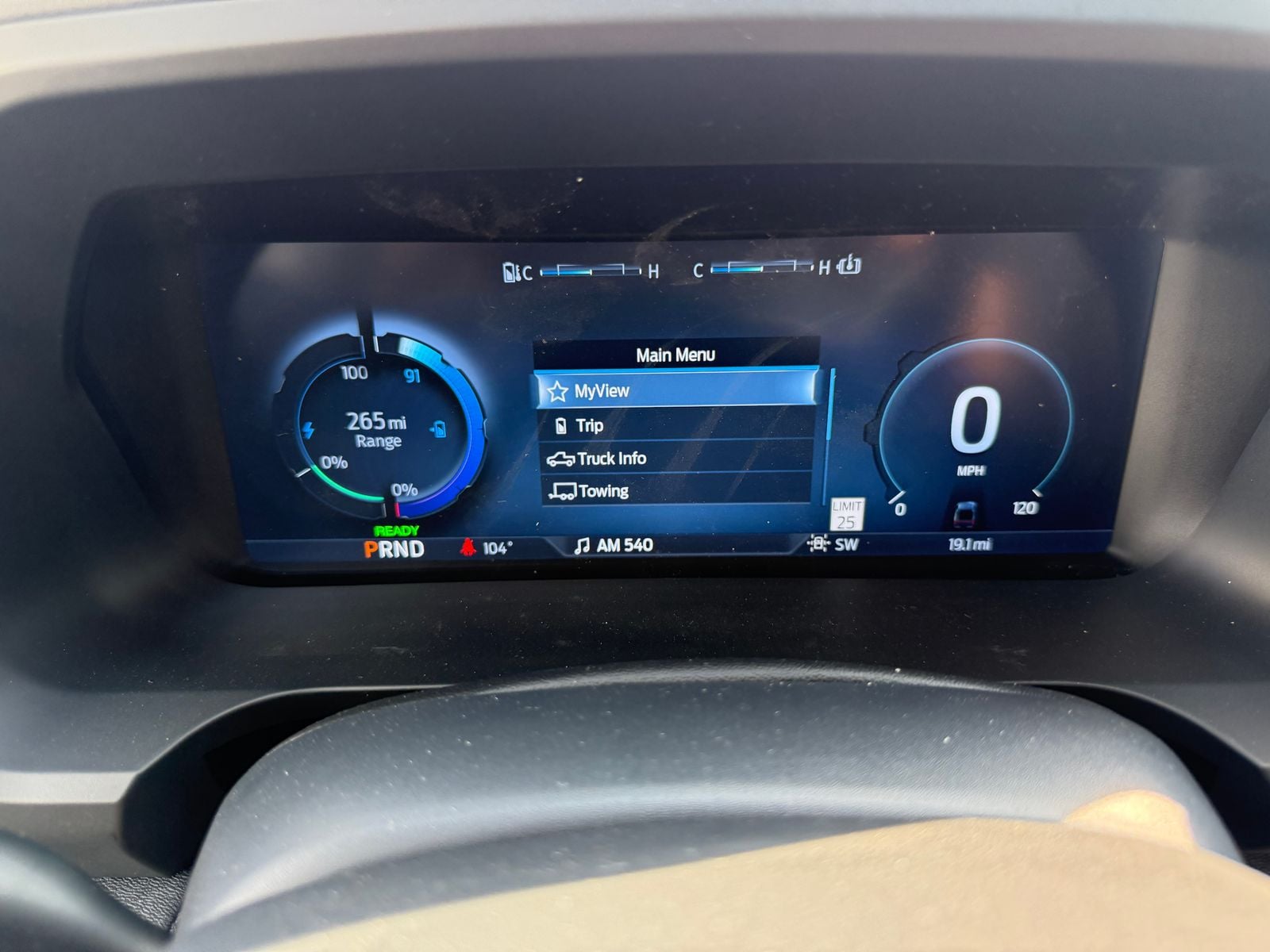 2025 Ford F-150 Lightning Flash - Photo 27