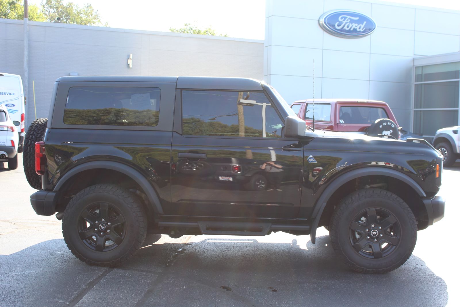 2024 Ford Bronco Black Diamond photo 4