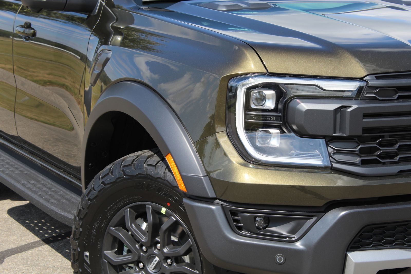 2025 Ford Ranger Raptor photo 2