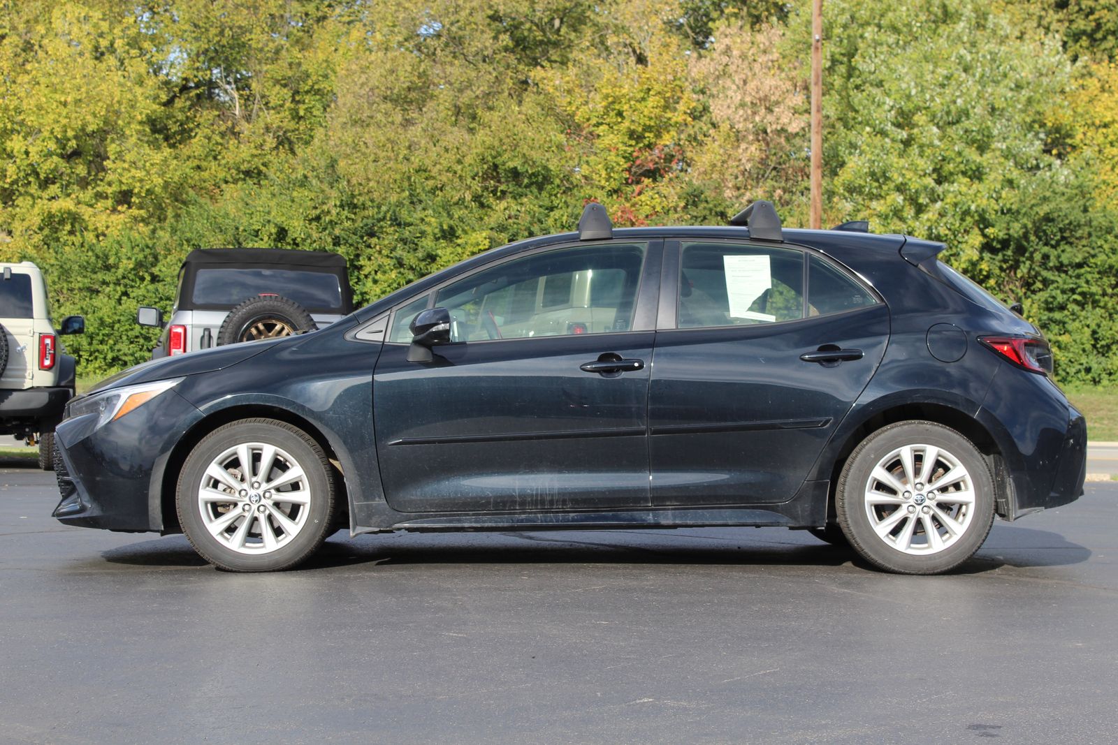 2025 Toyota Corolla SE photo 3