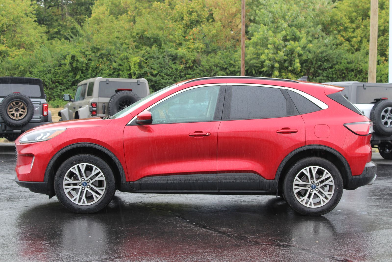 2022 Ford Escape SEL photo 2