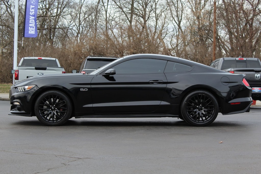 2017 Ford Mustang GT photo 4