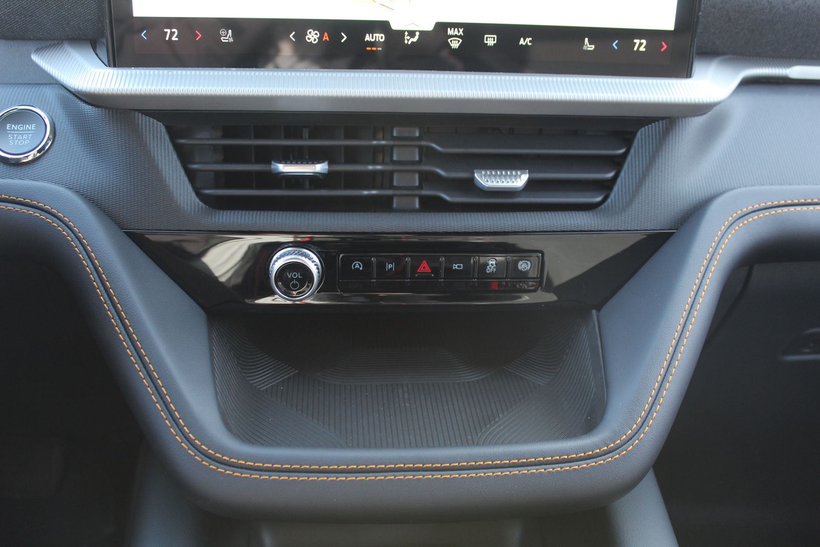 2026 Ford Explorer Tremor - Photo 18