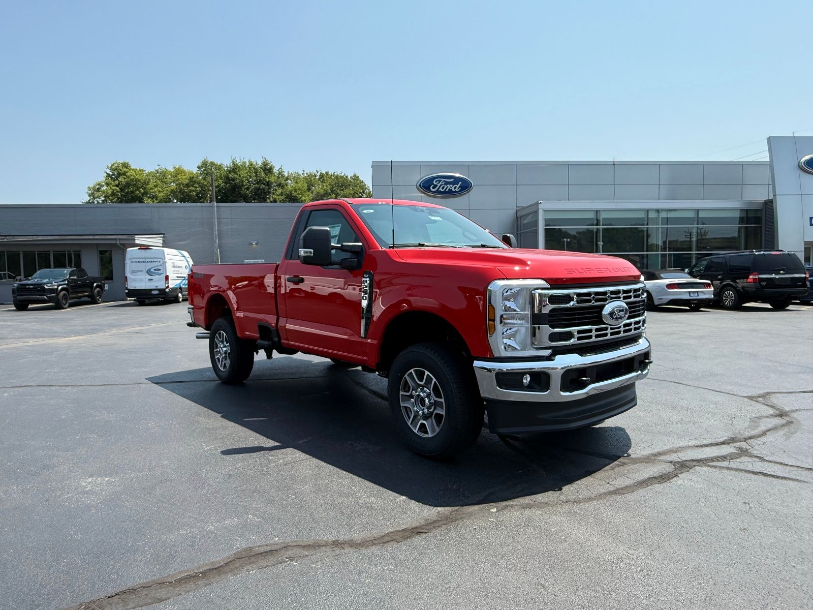 2025 Ford F-250 XLT photo 3