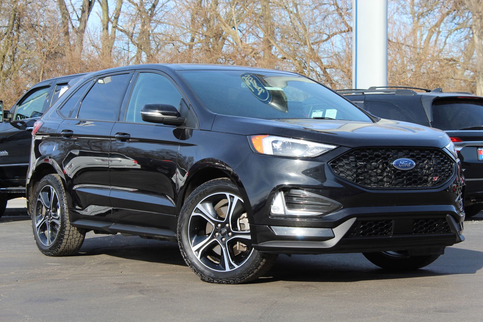 2022 Ford Edge ST's photo